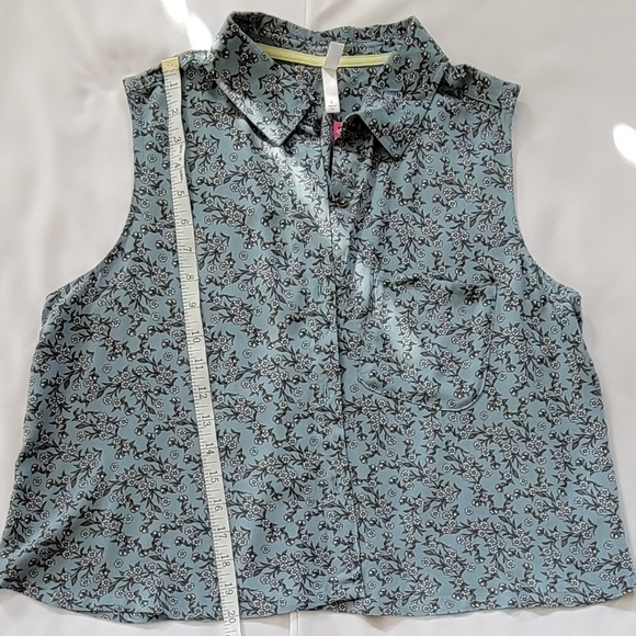 Xhilaration Woman's Crop Top - Picture 4 of 9